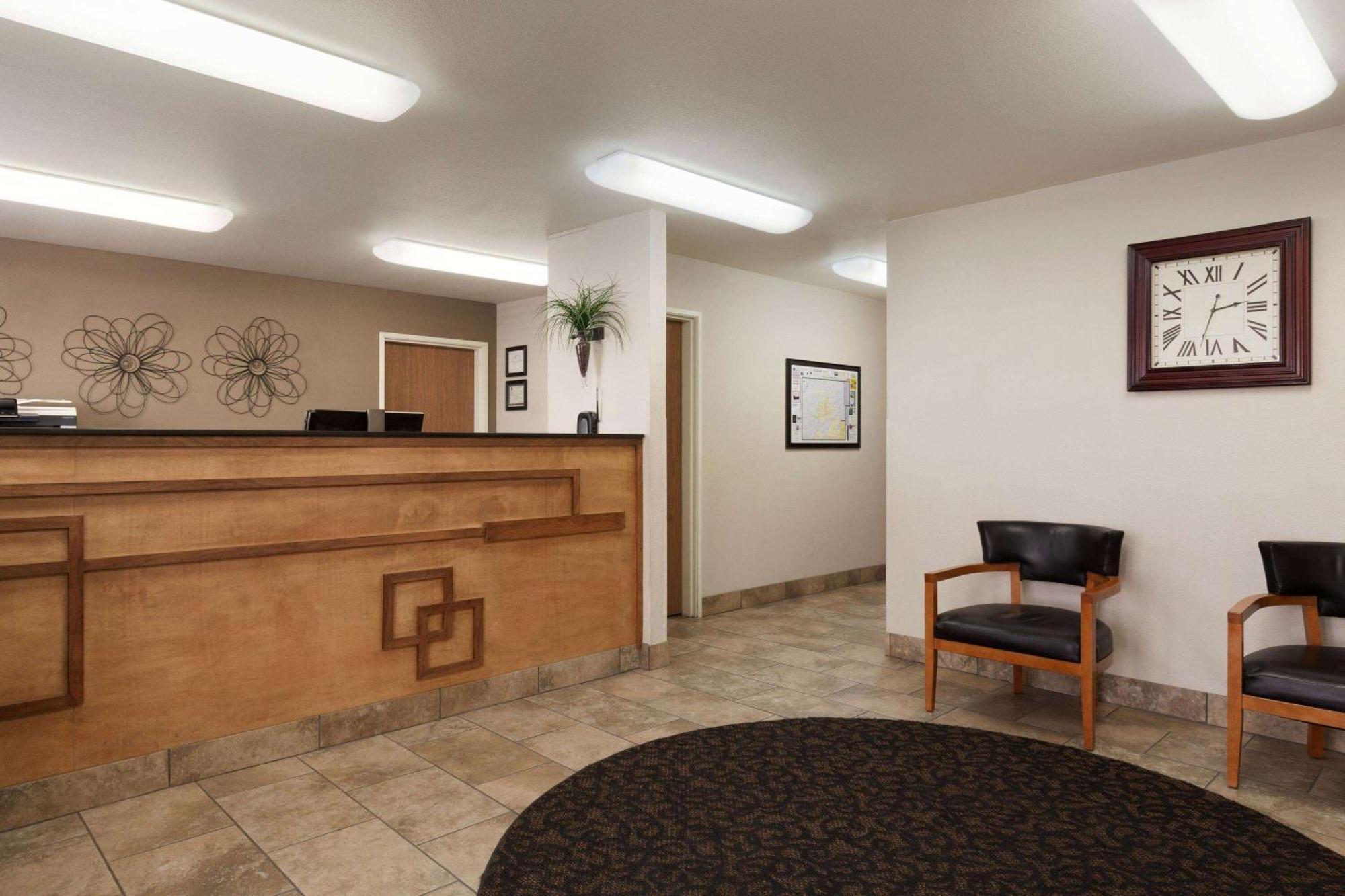 Travelodge By Wyndham Hermiston Exterior photo