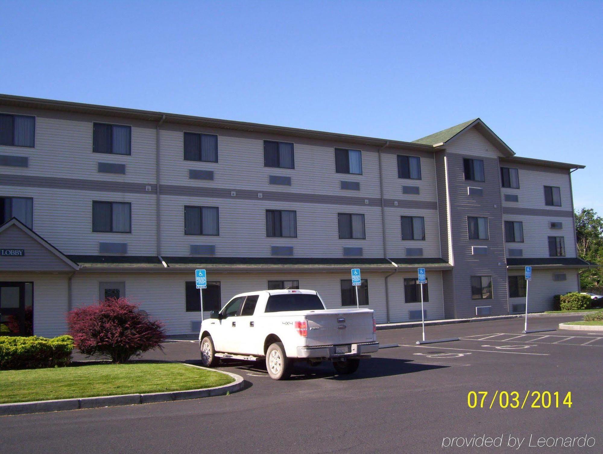 Travelodge By Wyndham Hermiston Exterior photo